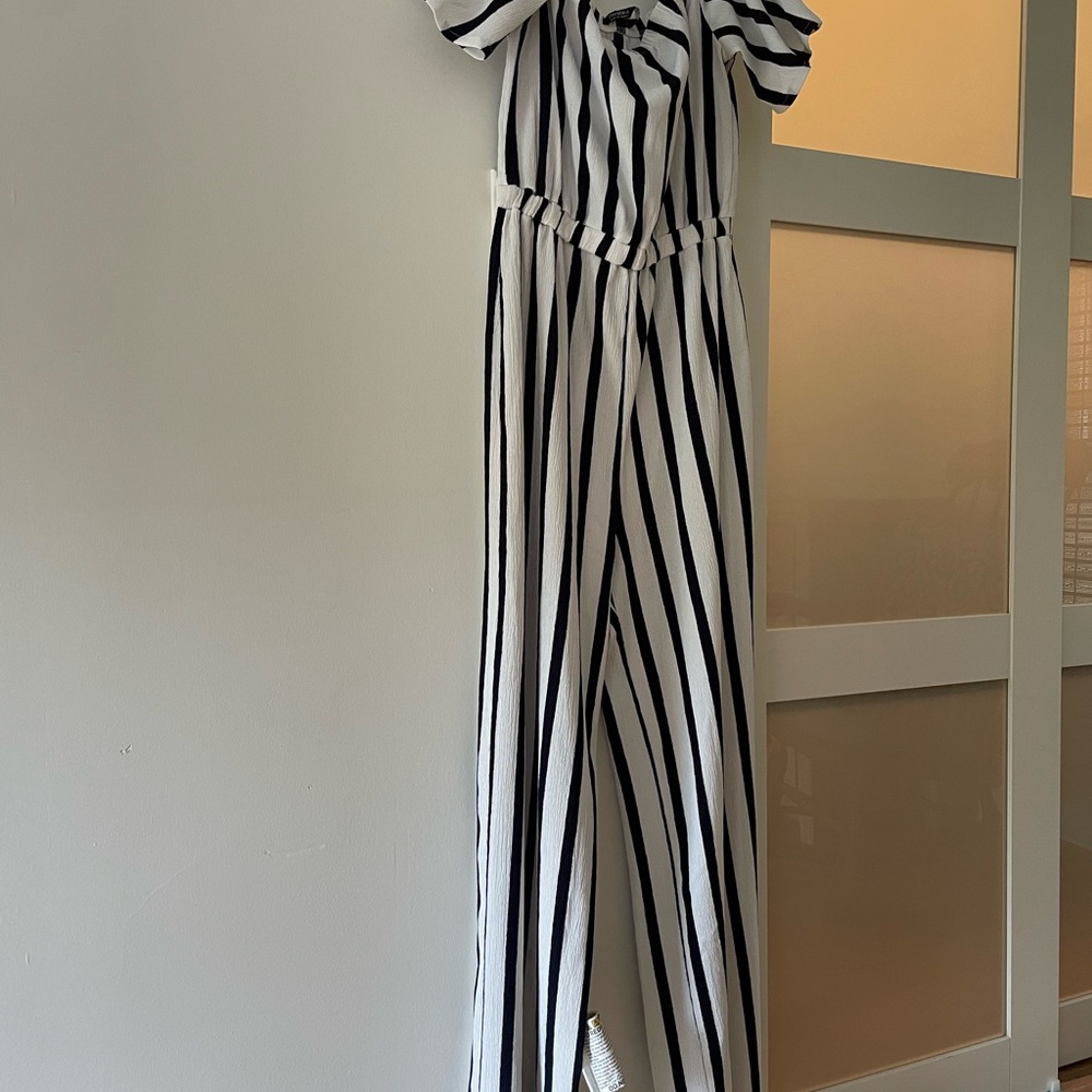 Bershka White & Navy Jumpsuit – Size M